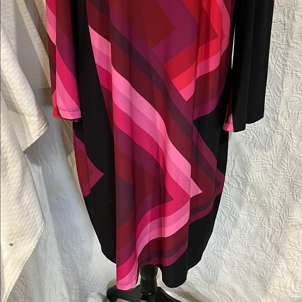 Trina Turk Pink and Black Geometric Dress, size 14 - Picture 5 of 12